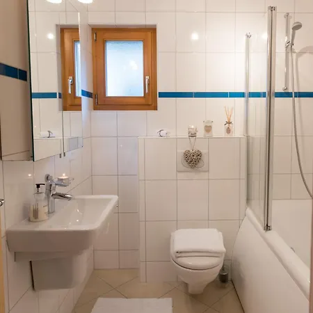 Шале Petit Sapin Ла-Тзума